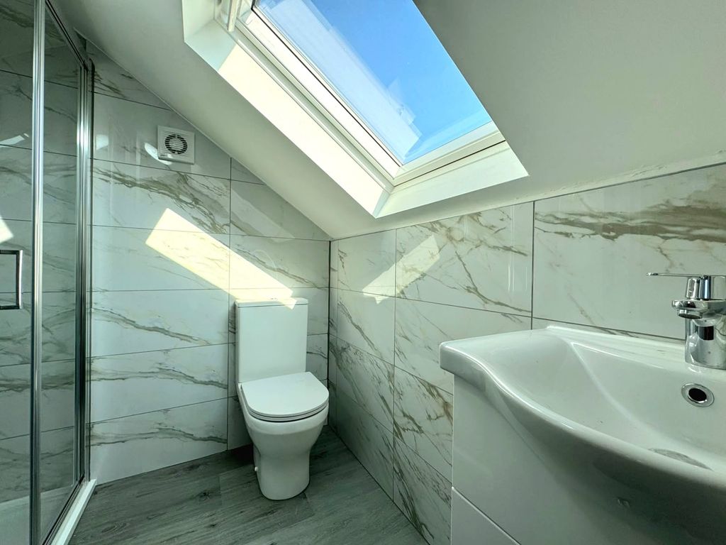 Property photo 3 of 4 1