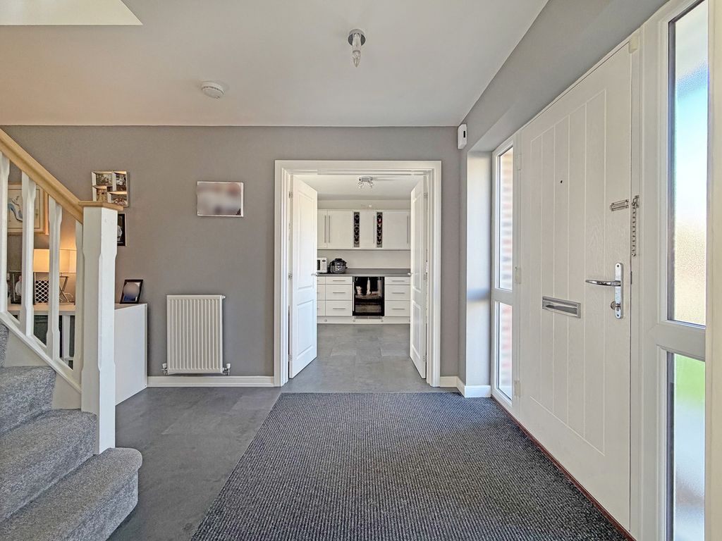 Property photo 2 of 48