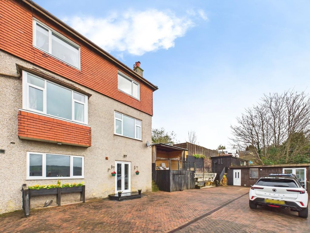 Property photo 1 of 41 82109Eaf-Cam04899G0-Pr0313-Still028.Jpg