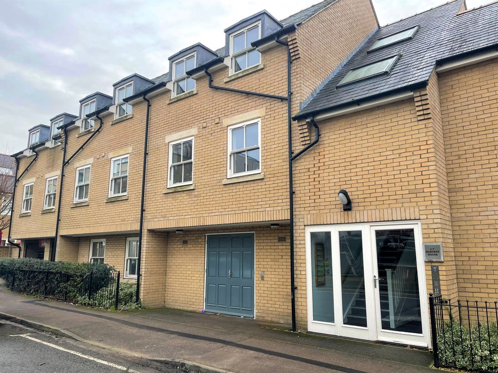 Property photo 2 of 12 Front