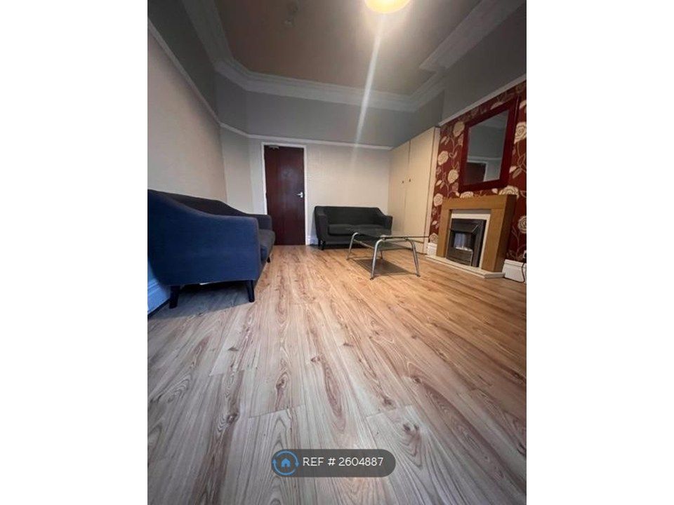 Property photo 3 of 15 Lounge