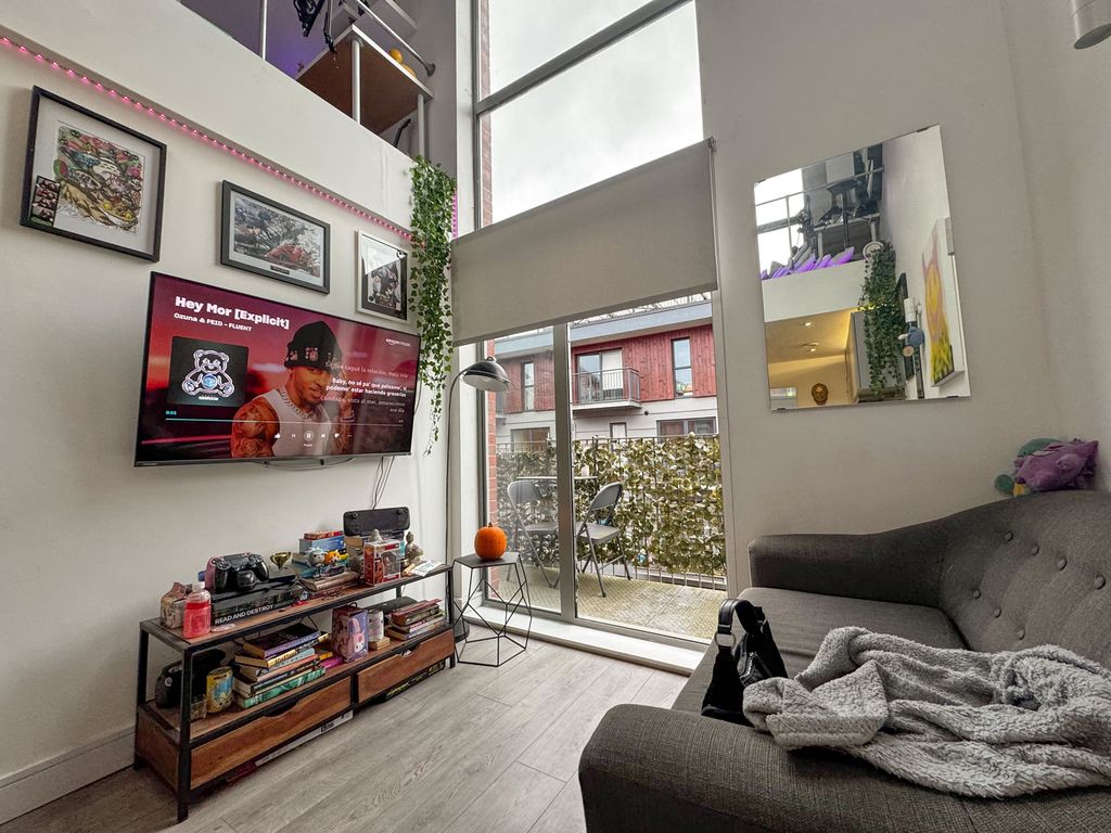 Property photo 2 of 11 Palatine8575955Img_5562_Edited.Jpg