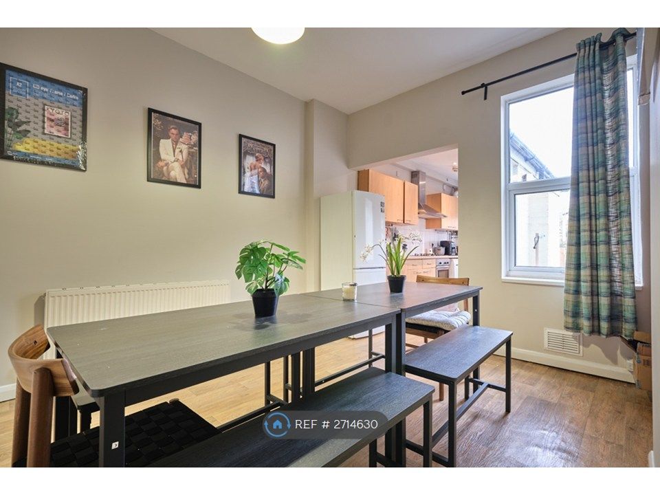 Property photo 2 of 15 Living Room