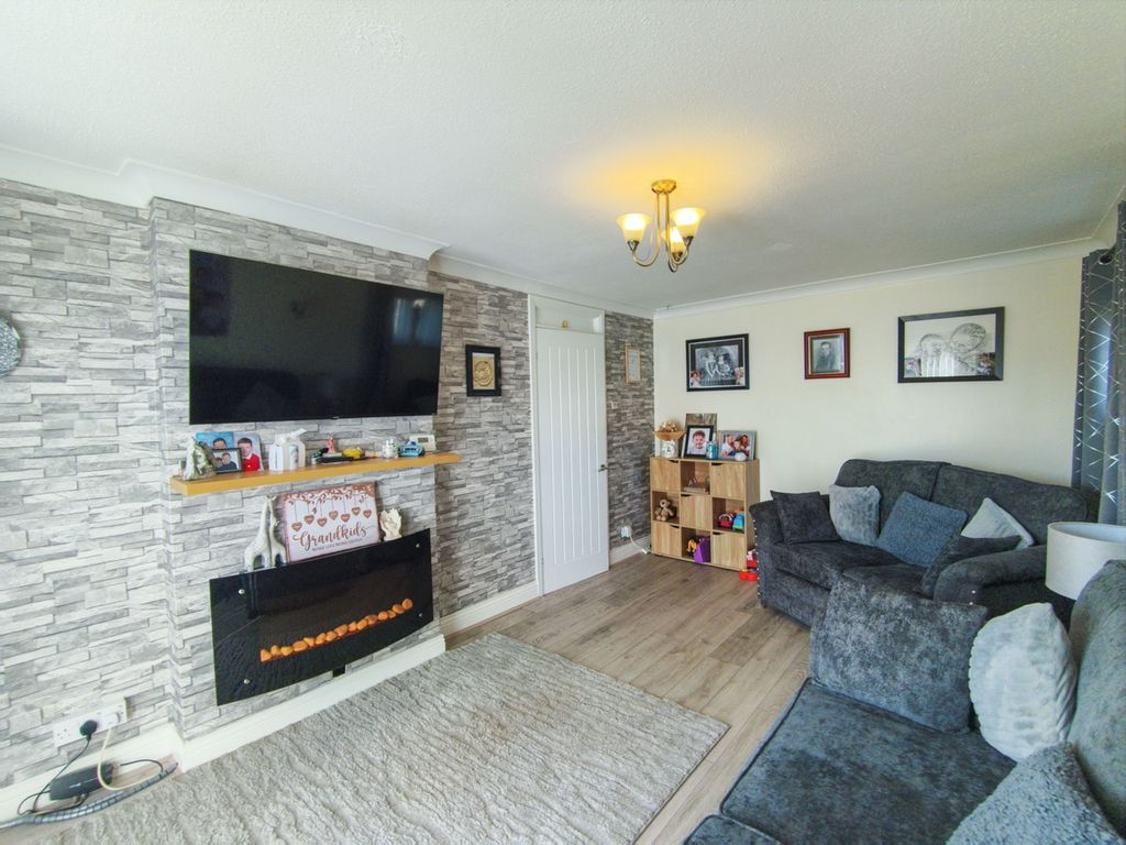 Property photo 2 of 26