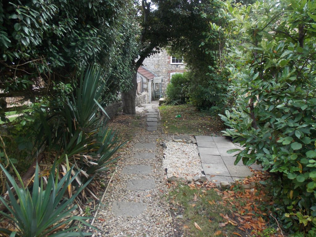 Property photo 1 of 20 Bitton Bath Road 95 Garden A