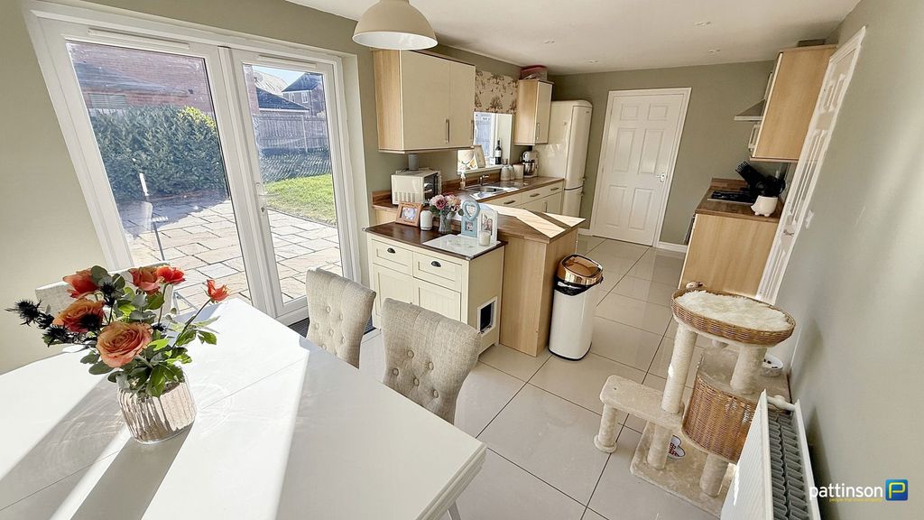 Property photo 3 of 36