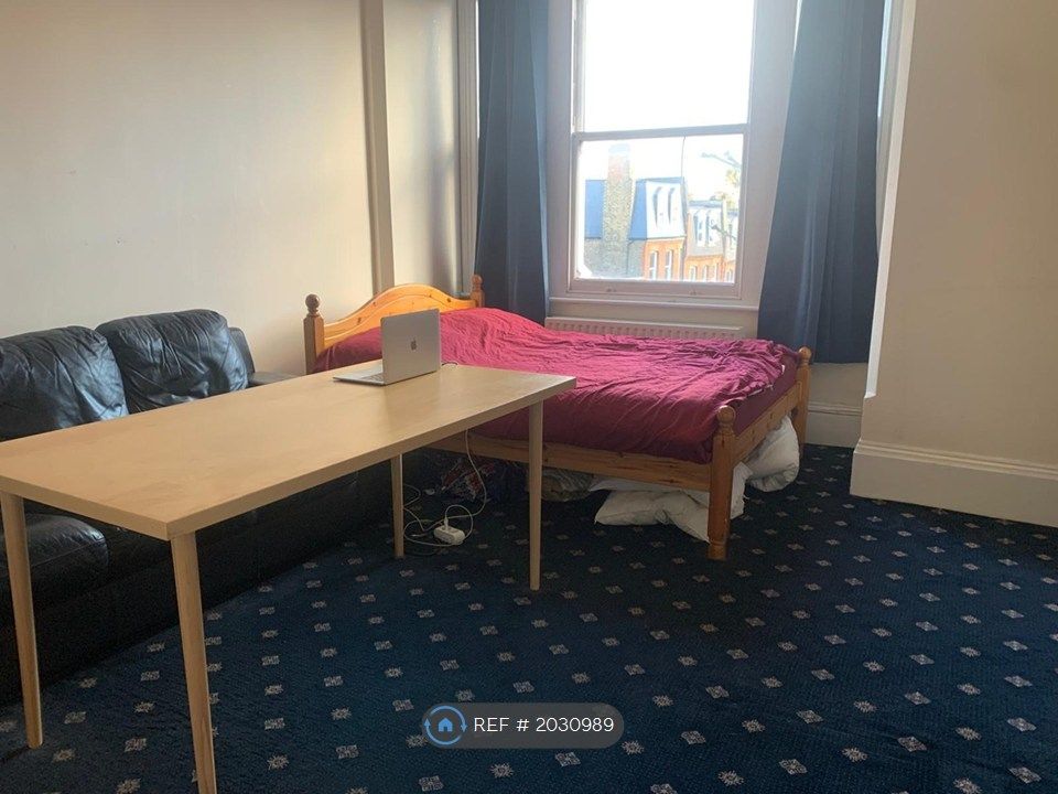 Property photo 3 of 24 Bedroom