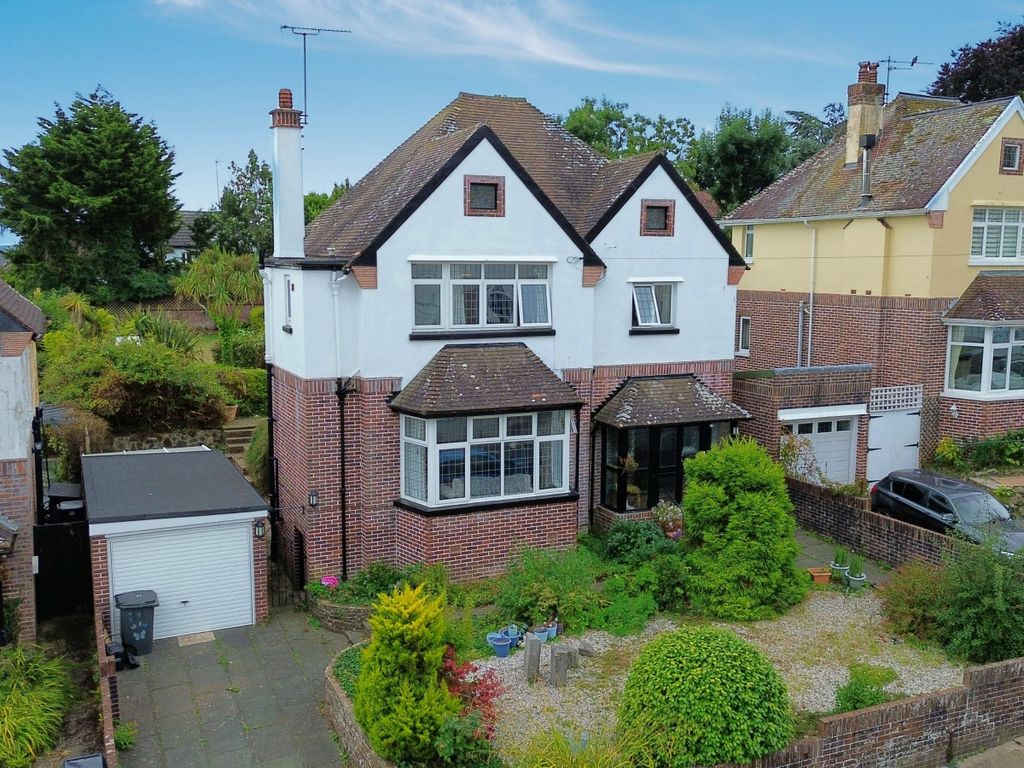 Property photo 1 of 32
