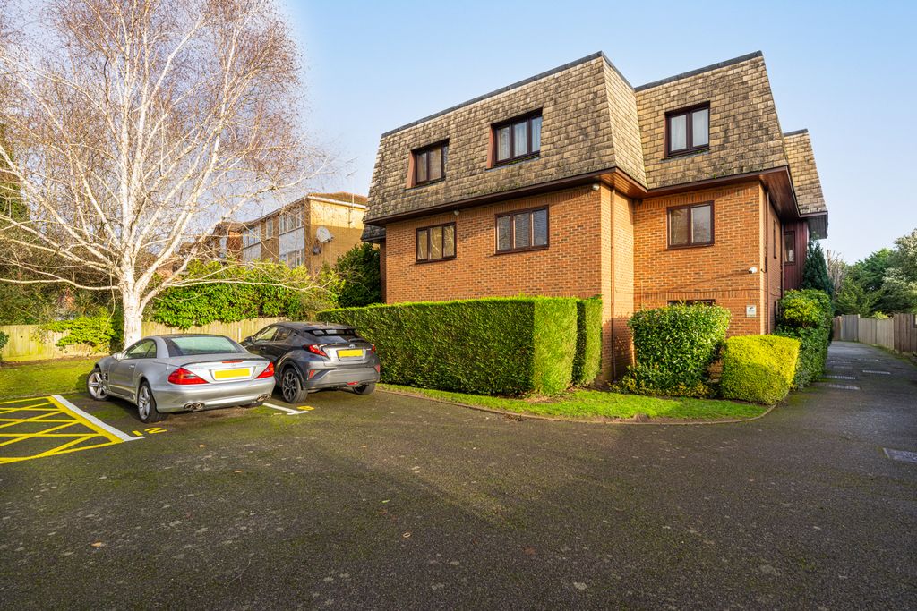 Property photo 1 of 12