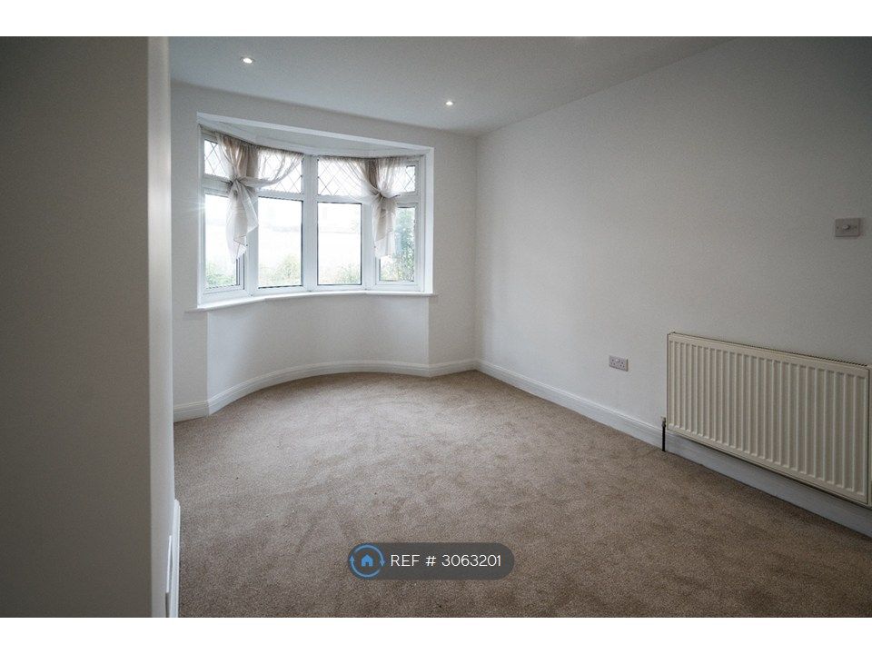 Property photo 3 of 25