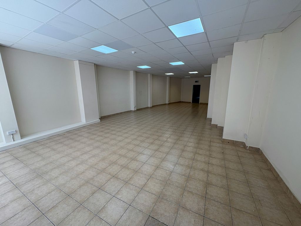 Property photo 3 of 4 86 High Street Poole6.Jpg