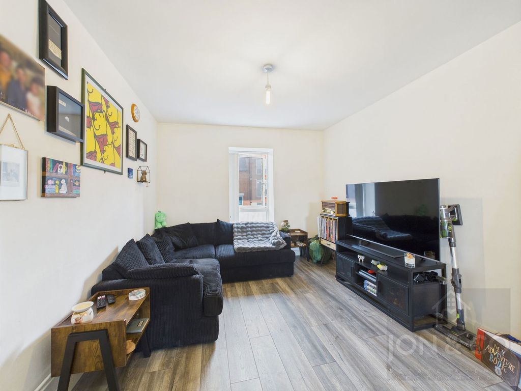 Property photo 3 of 5