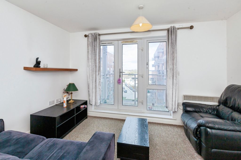 Property photo 3 of 19