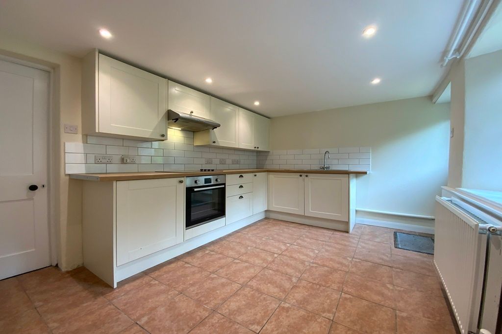 Property photo 3 of 20 Kitchen