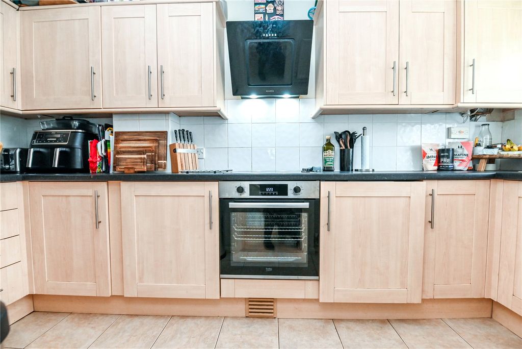 Property photo 3 of 15 Picture No. 02