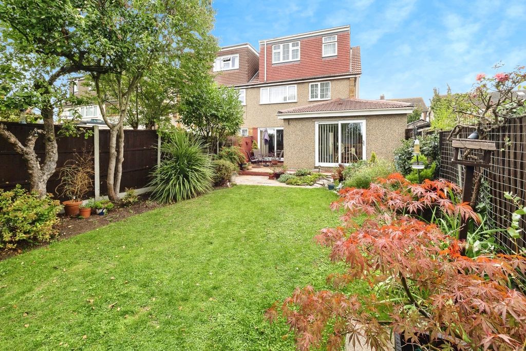 Property photo 3 of 17 Photo