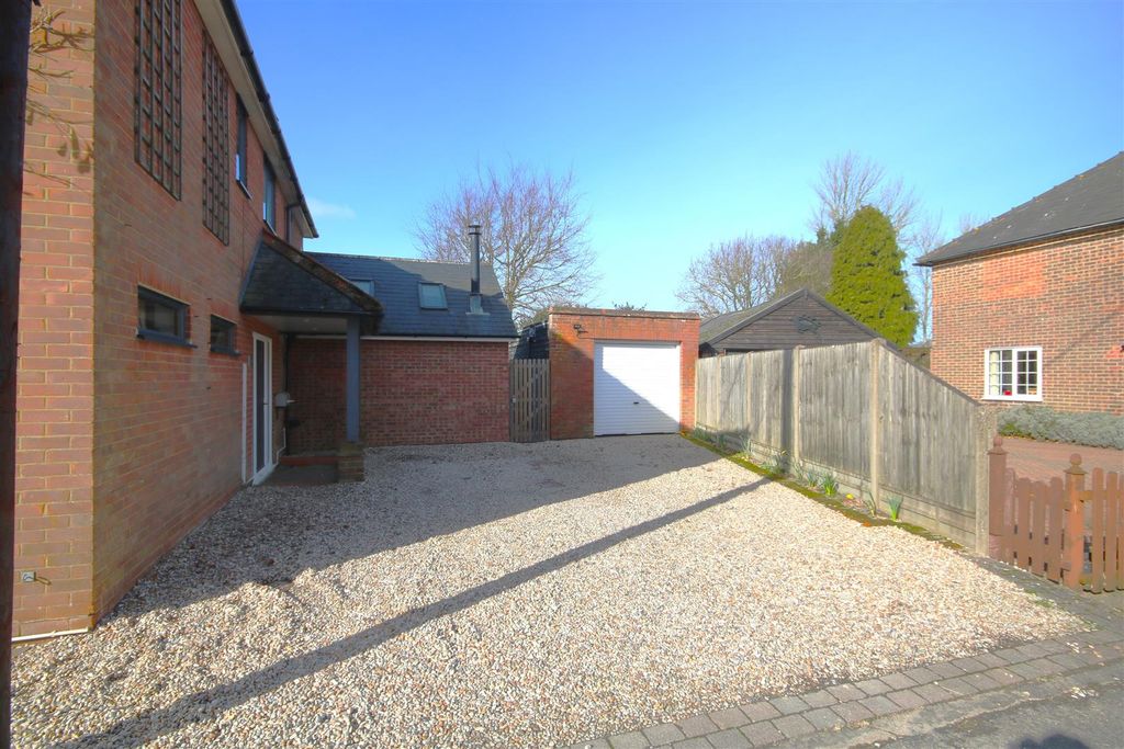 Property photo 3 of 54 Parking.Jpg