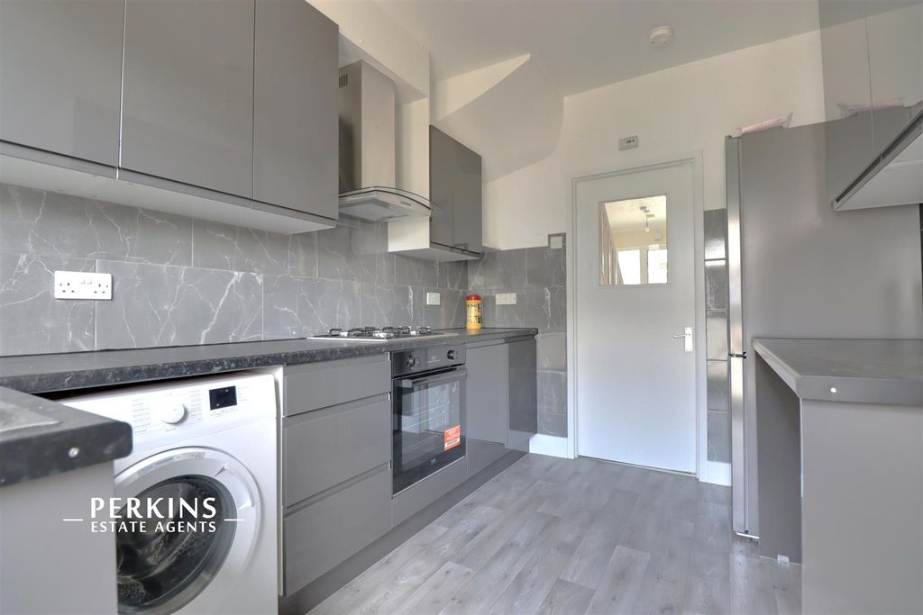 Property photo 2 of 9 Kitchen.Jpg