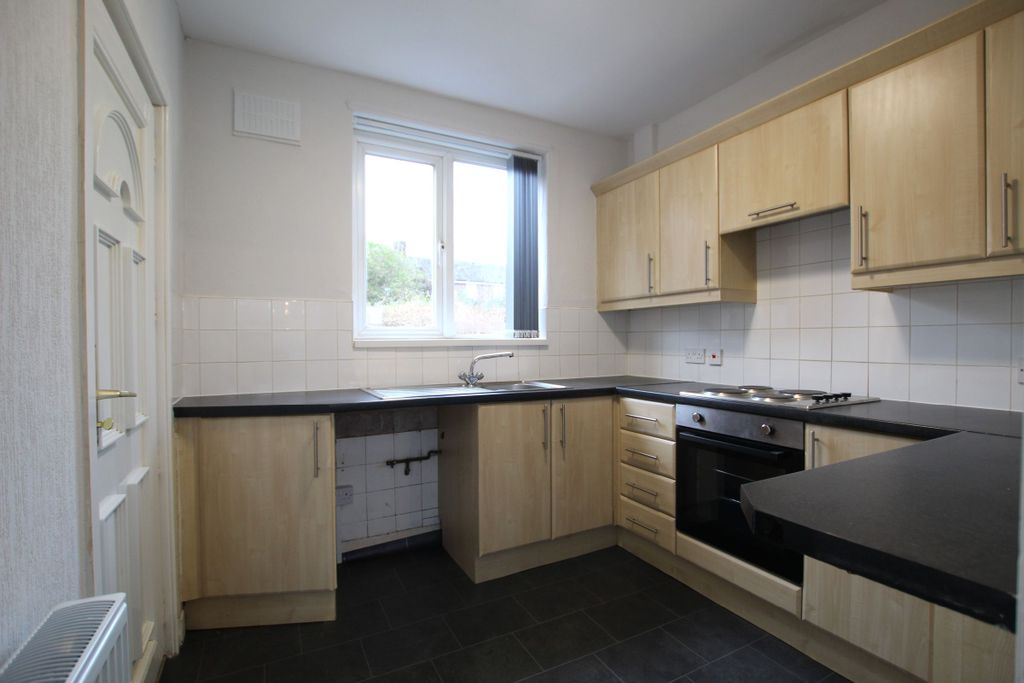 Property photo 2 of 25