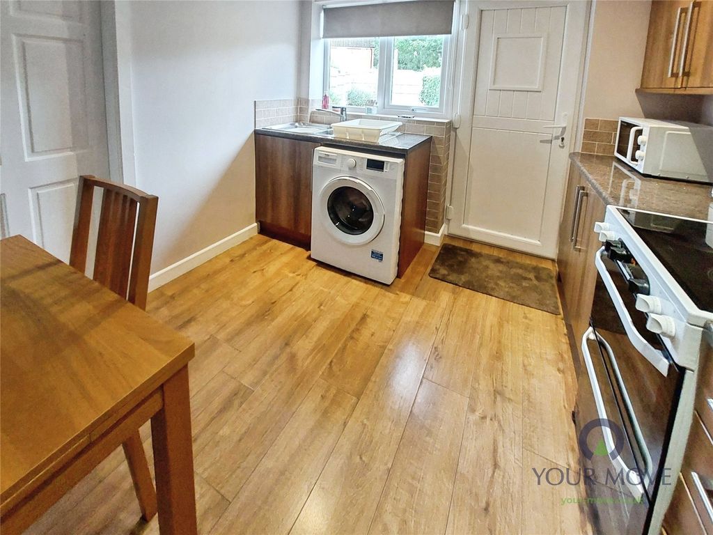 Property photo 3 of 16 Kitchen Area