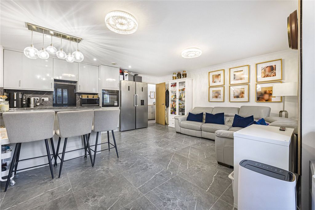 Property photo 1 of 15 Picture No. 11