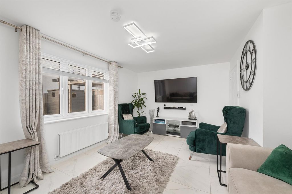 Property photo 2 of 30 5.Jpg