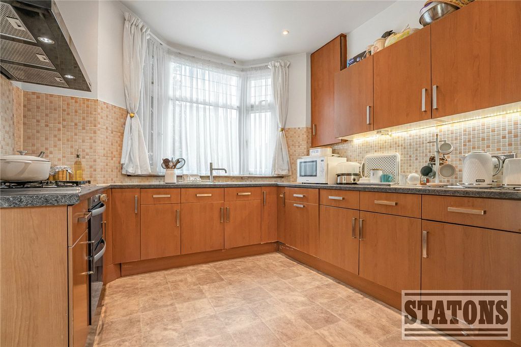 Property photo 3 of 23 Picture No. 25