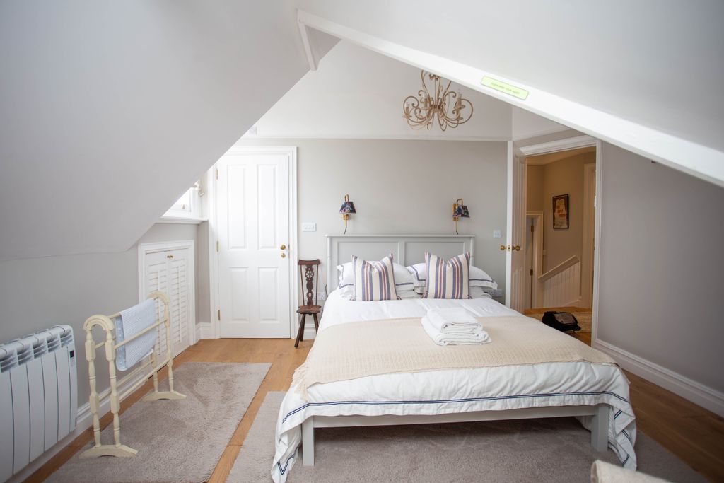 Property photo 3 of 17 Img_6648