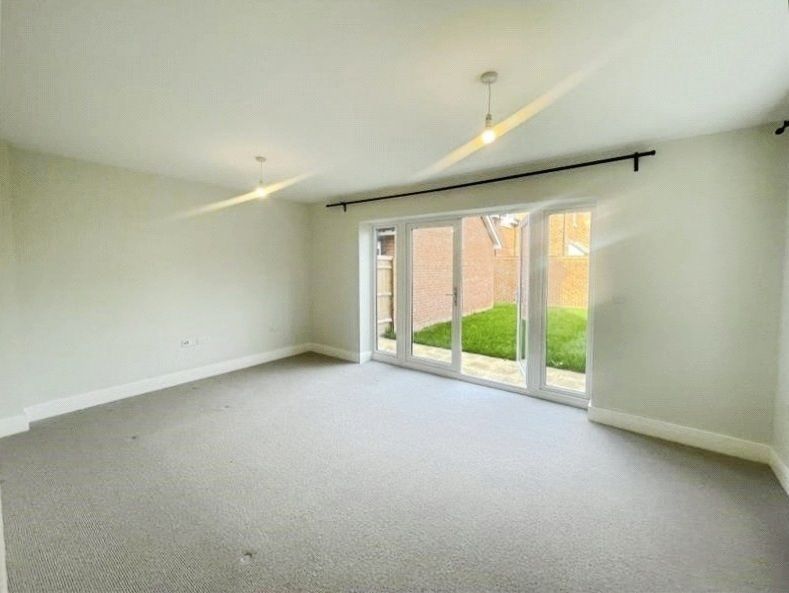 Property photo 2 of 12 Pbox-Img.Jpg