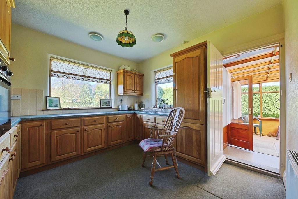 Property photo 3 of 7 40403210