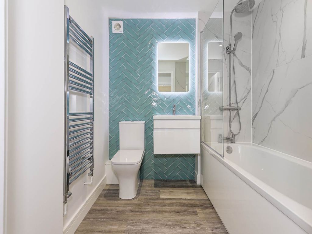 Property photo 2 of 15 Bathroom 1