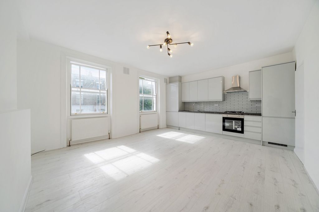 Property photo 1 of 19 Dining/Kitchen