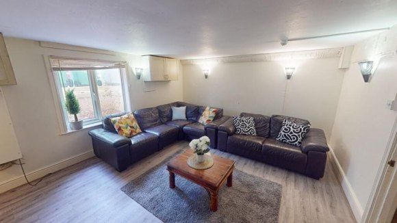 Property photo 1 of 11 8858962.Jpg