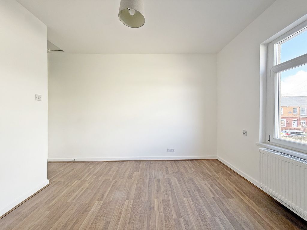 Property photo 3 of 11 Bedroom