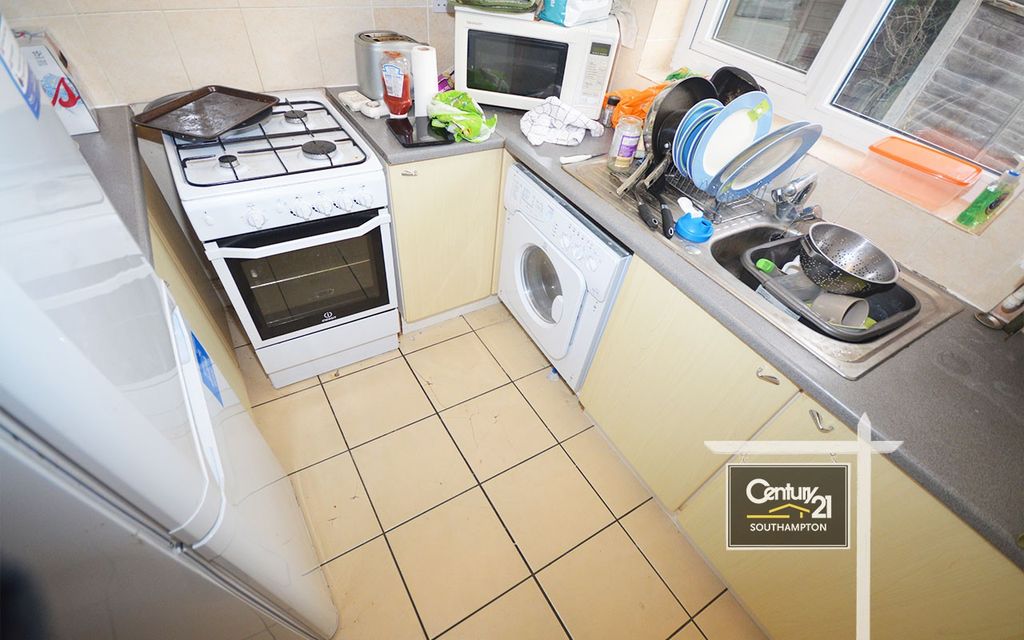 Property photo 2 of 8