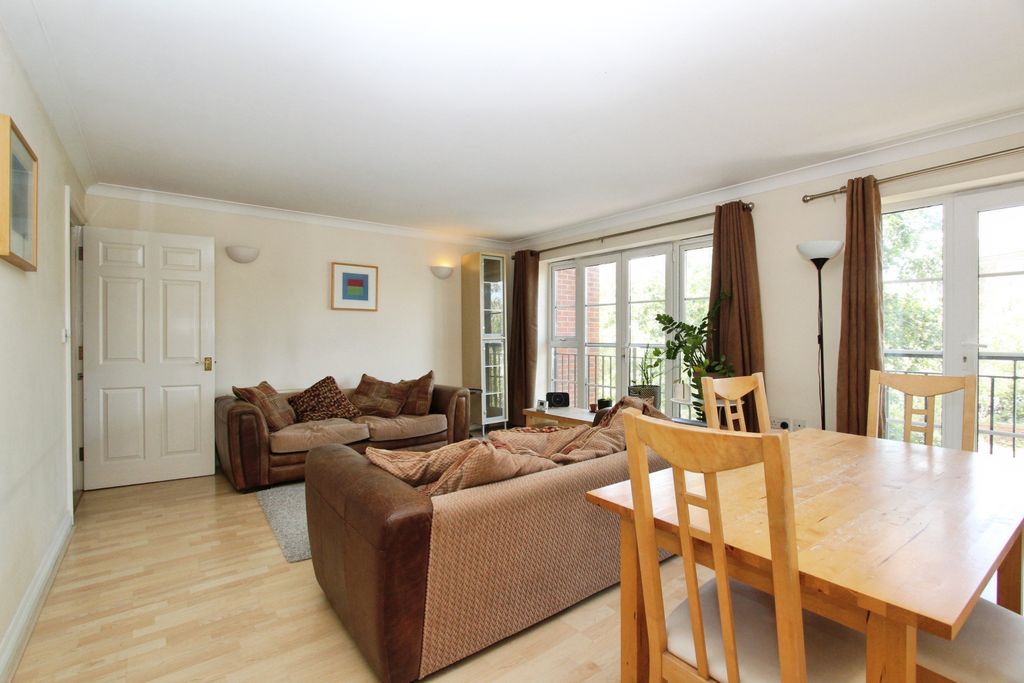 Property photo 2 of 11