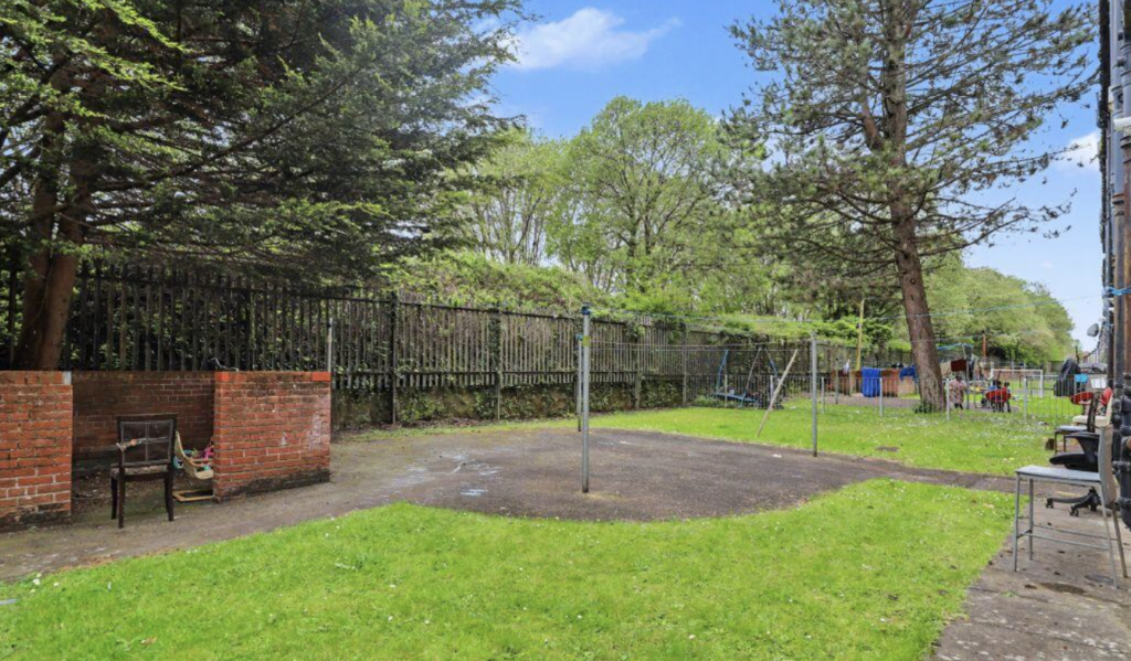 Property photo 2 of 24