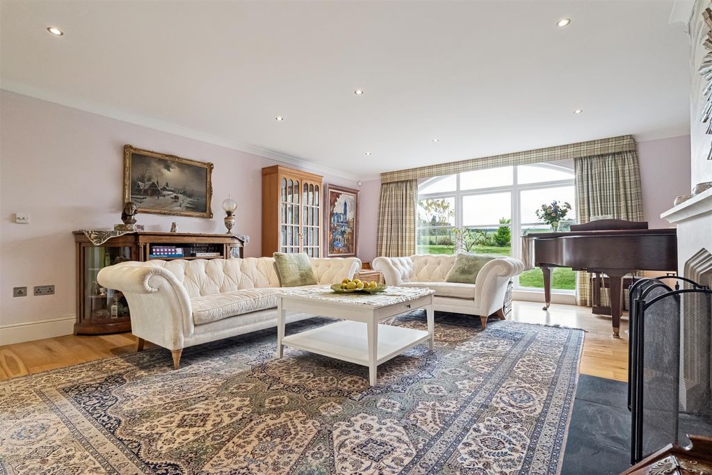 Property photo 2 of 37 S002.Jpg