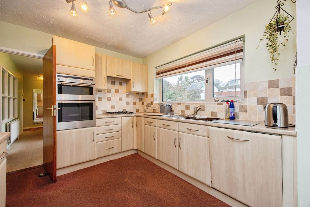 Property photo 2 of 28 Pbox-Img.Jpg