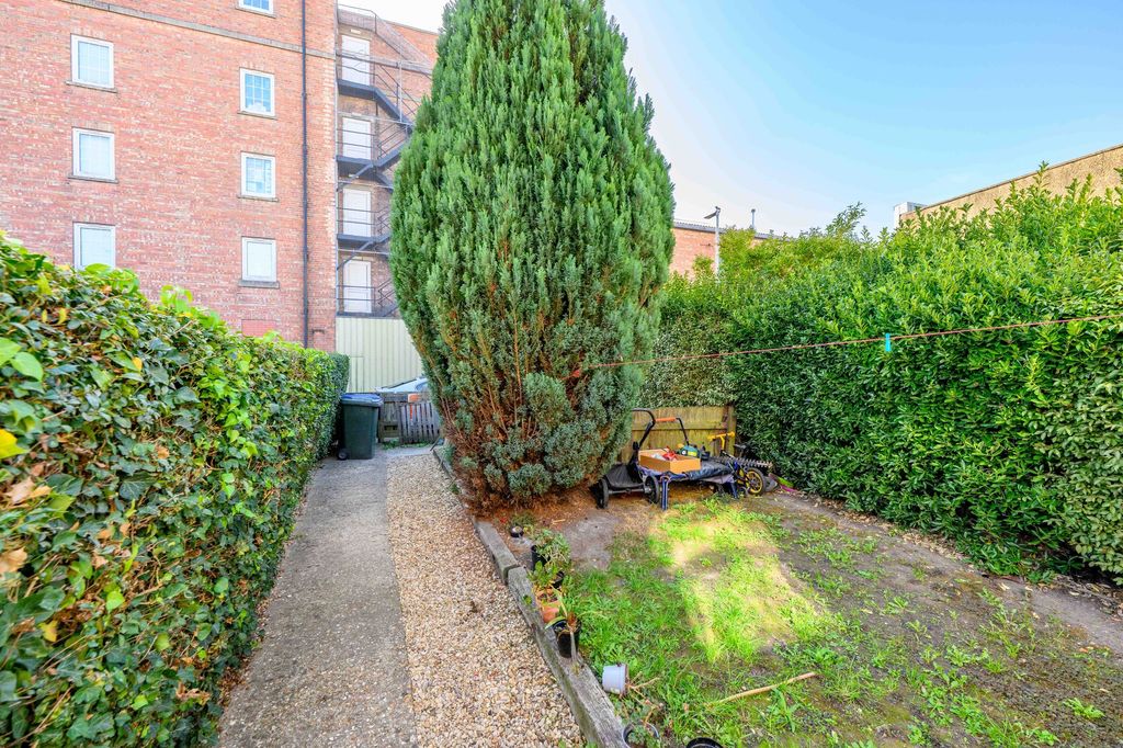 Property photo 2 of 3