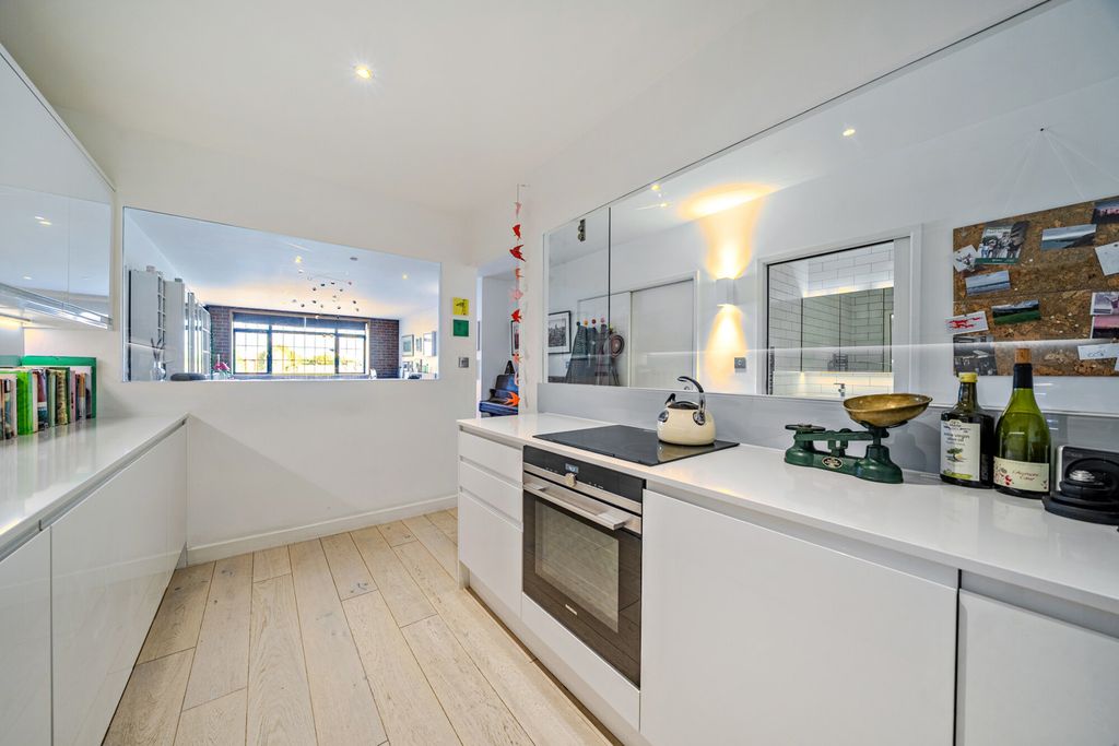 Property photo 3 of 20 1536417-6-6Ad63A6...