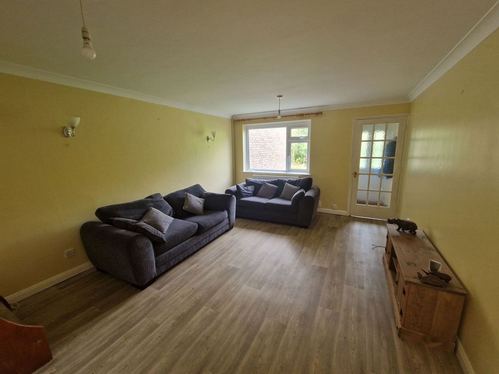 Property photo 2 of 6