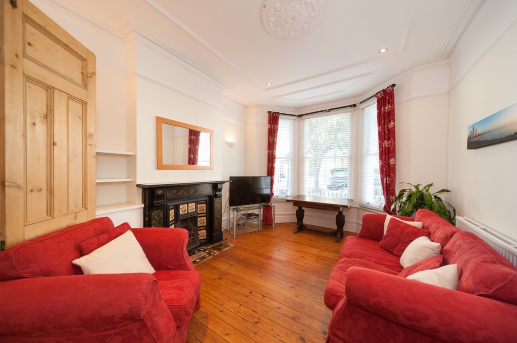 Property photo 1 of 11