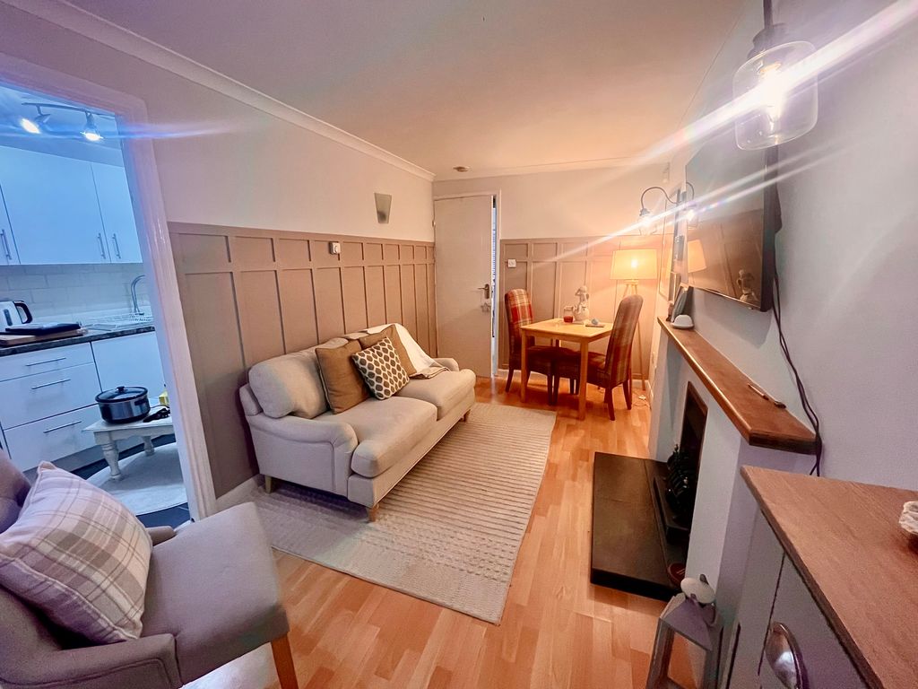 Property photo 2 of 8 Image