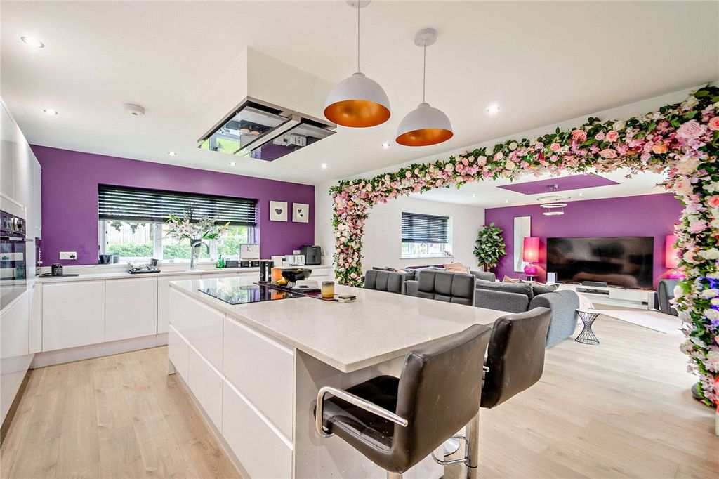 Property photo 2 of 20 Picture No. 02