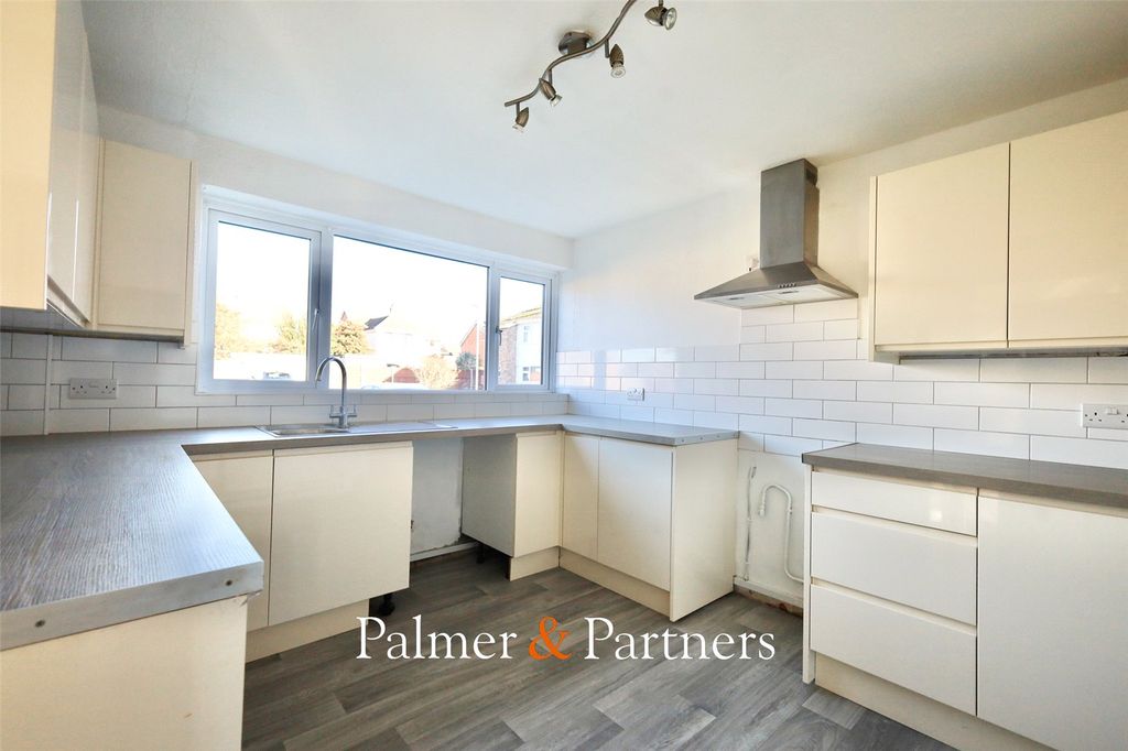 Property photo 2 of 12 Picture No. 14