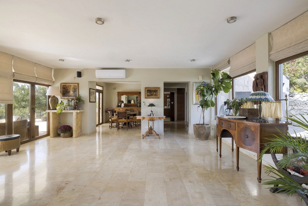 Property photo 3 of 30