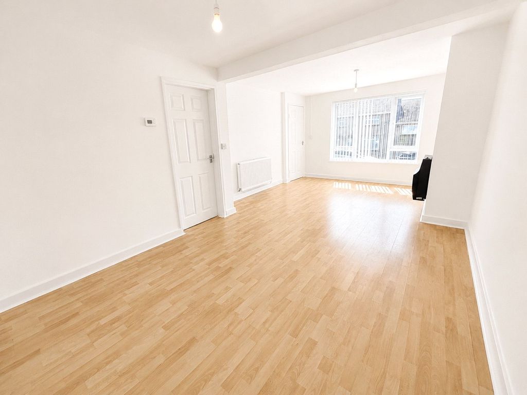 Property photo 3 of 15 Picture No. 09