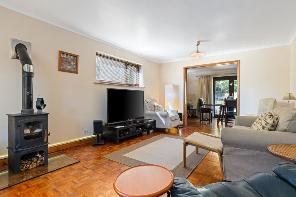 Property photo 3 of 32