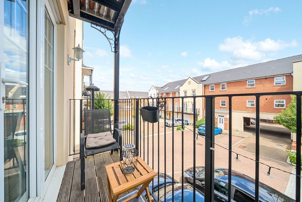 Property photo 2 of 18 Balcony